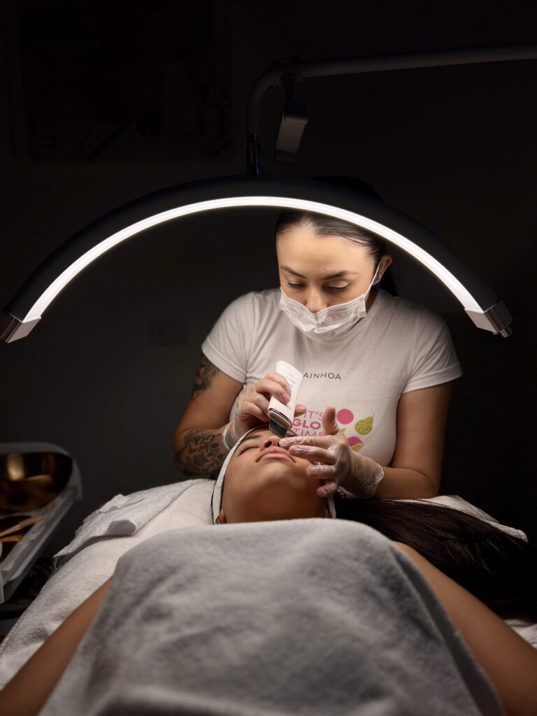 Inicio 6 Limpieza facial profunda en Skin Care Center en Heredia